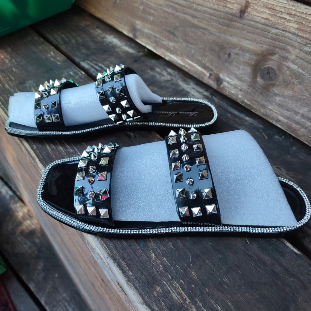 Lauren Lorraine Black and Silver Studded Gel Sandals Studley Black Women's 7